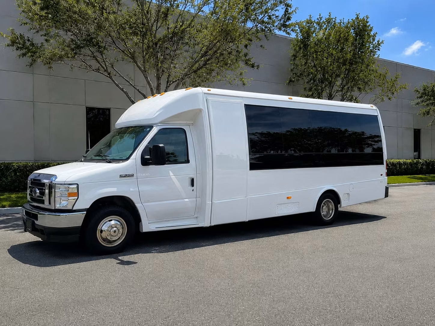 15 passenger minibus